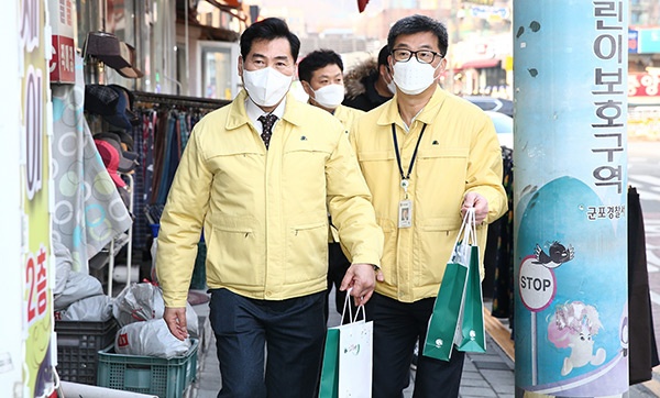 김상돈 의왕시장, 설 명절 앞두고 전통시장‧지역상권 방문