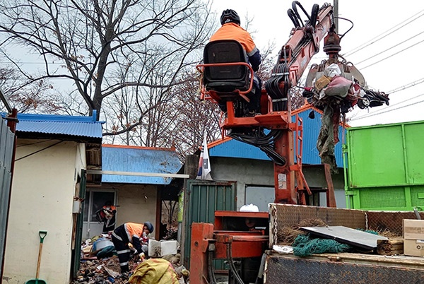 사회적협동조합 비지땀, 저장강박증가구 청소봉사